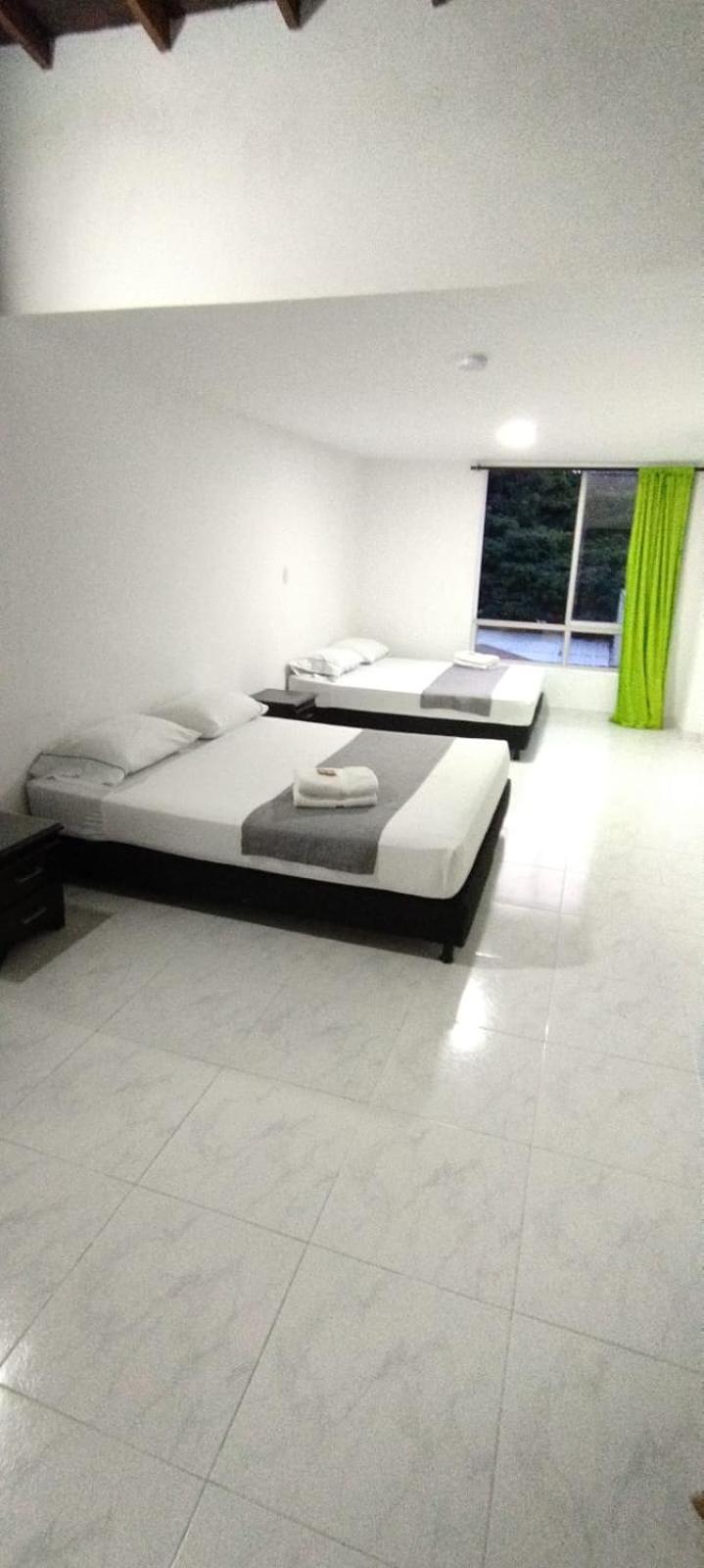 Hotel Paradise Lleras Medellín Exterior foto