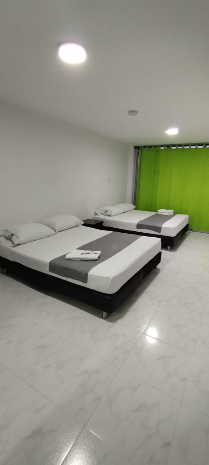 Hotel Paradise Lleras Medellín Exterior foto
